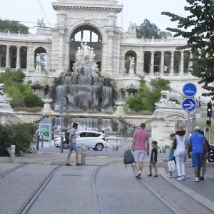 Joli T2 Refait A Neuf, Lumineux Et Accessible Marseille
